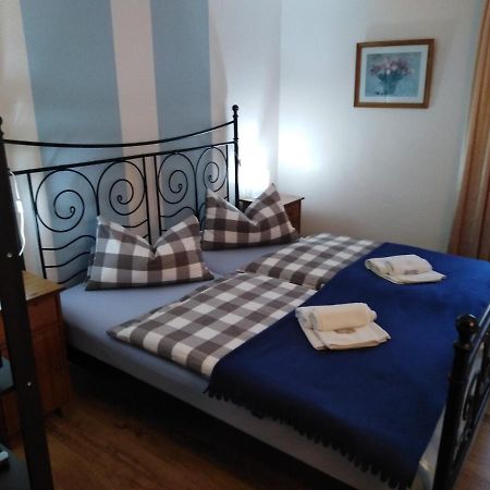 Landhaus Edelweiss Bed&Breakfast - Adults Only ノイシュタット・アム・レンシュタイク エクステリア 写真