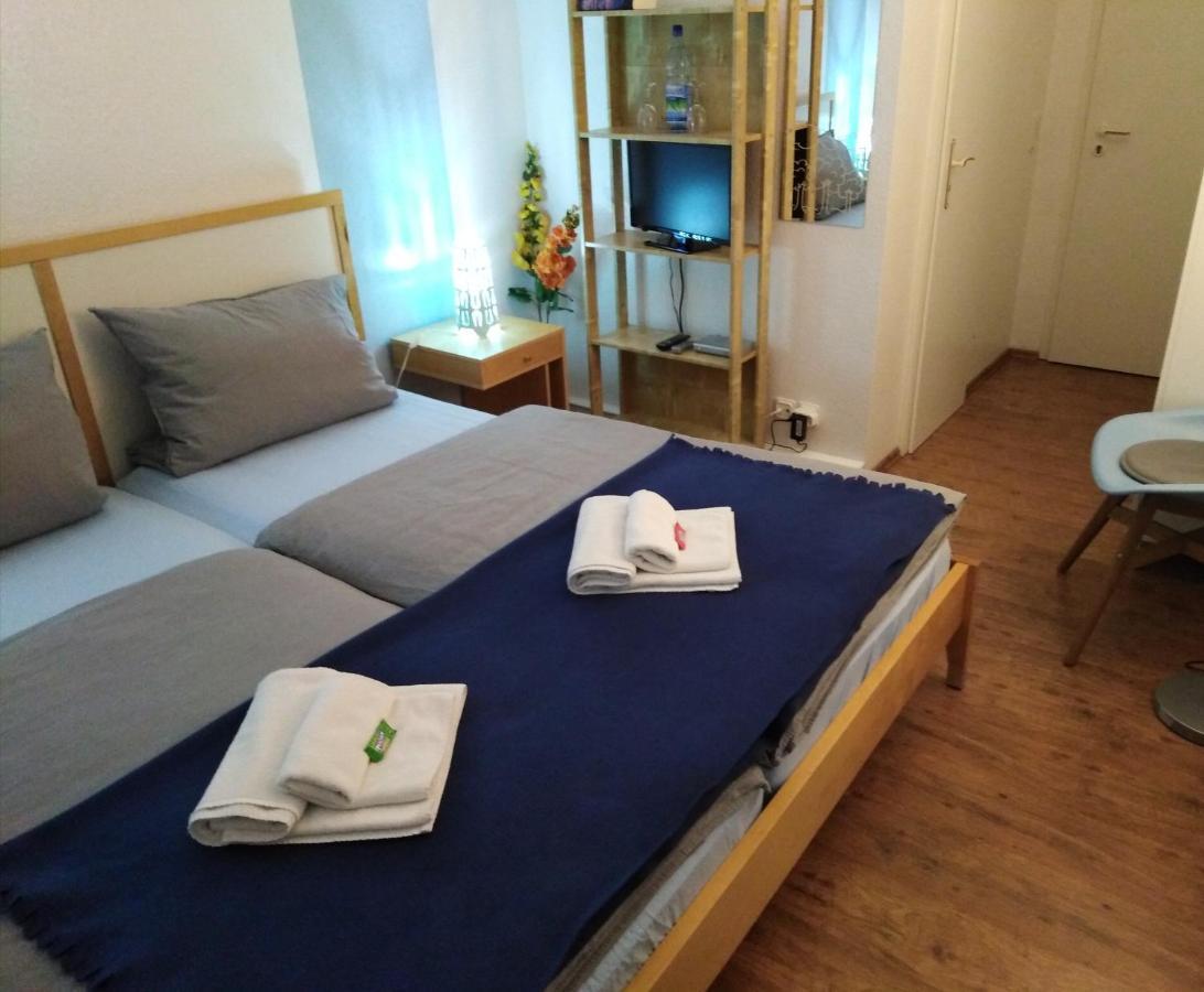 Landhaus Edelweiss Bed&Breakfast - Adults Only ノイシュタット・アム・レンシュタイク エクステリア 写真