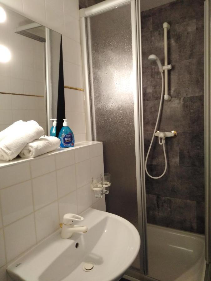 Landhaus Edelweiss Bed&Breakfast - Adults Only ノイシュタット・アム・レンシュタイク エクステリア 写真