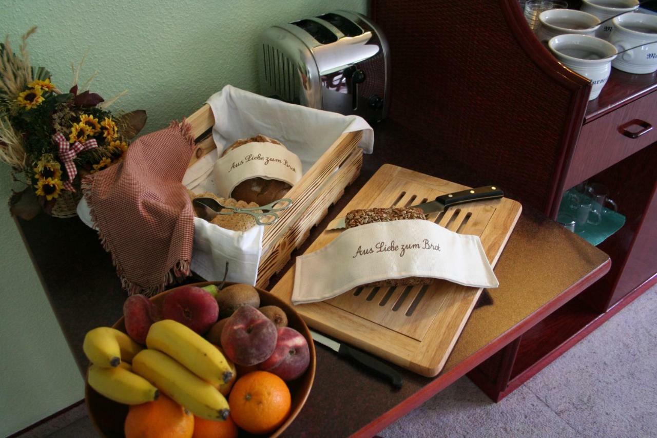 Landhaus Edelweiss Bed&Breakfast - Adults Only ノイシュタット・アム・レンシュタイク エクステリア 写真