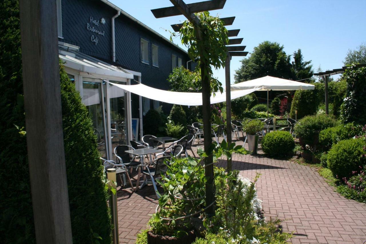 Landhaus Edelweiss Bed&Breakfast - Adults Only ノイシュタット・アム・レンシュタイク エクステリア 写真
