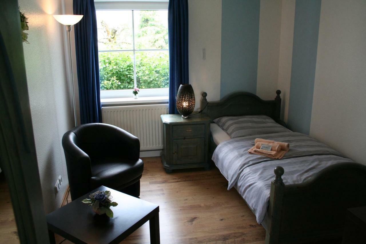 Landhaus Edelweiss Bed&Breakfast - Adults Only ノイシュタット・アム・レンシュタイク エクステリア 写真