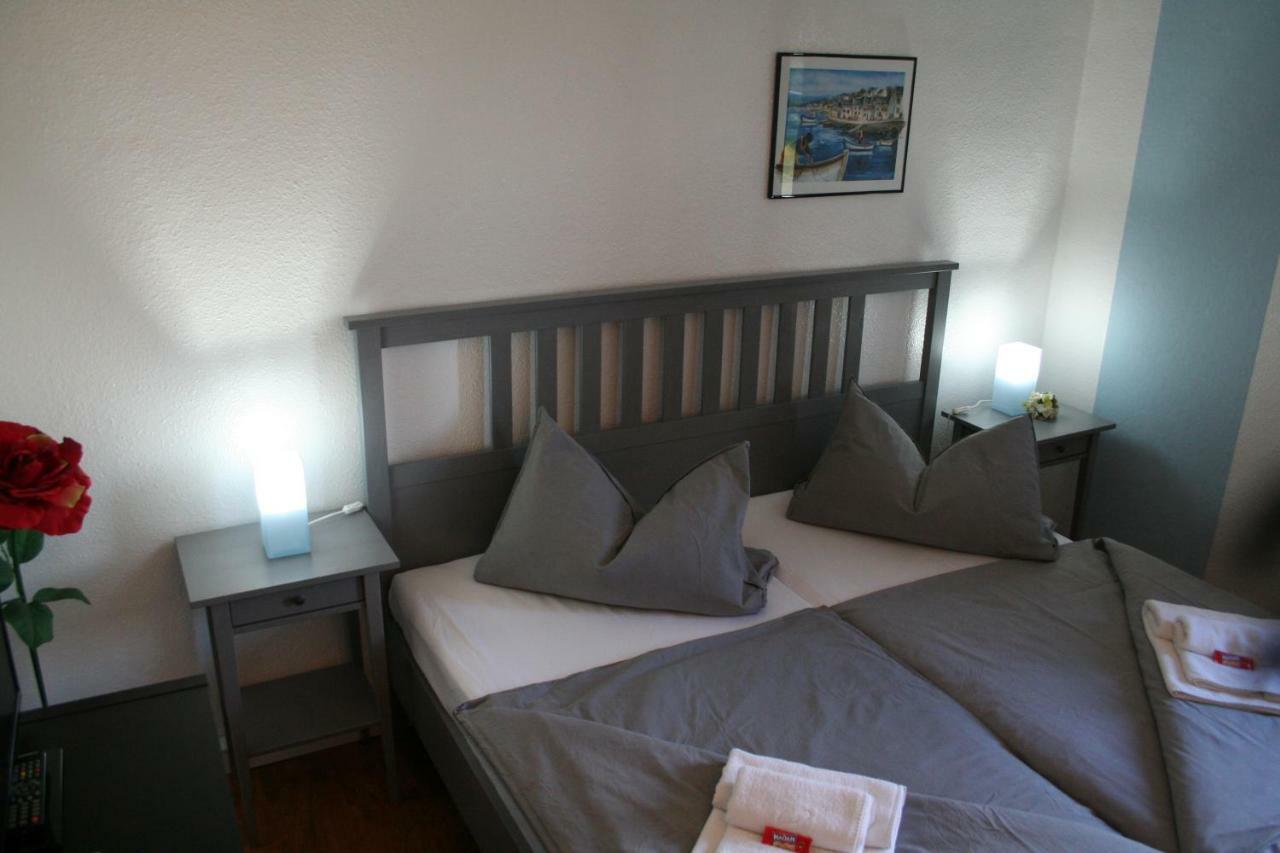 Landhaus Edelweiss Bed&Breakfast - Adults Only ノイシュタット・アム・レンシュタイク エクステリア 写真