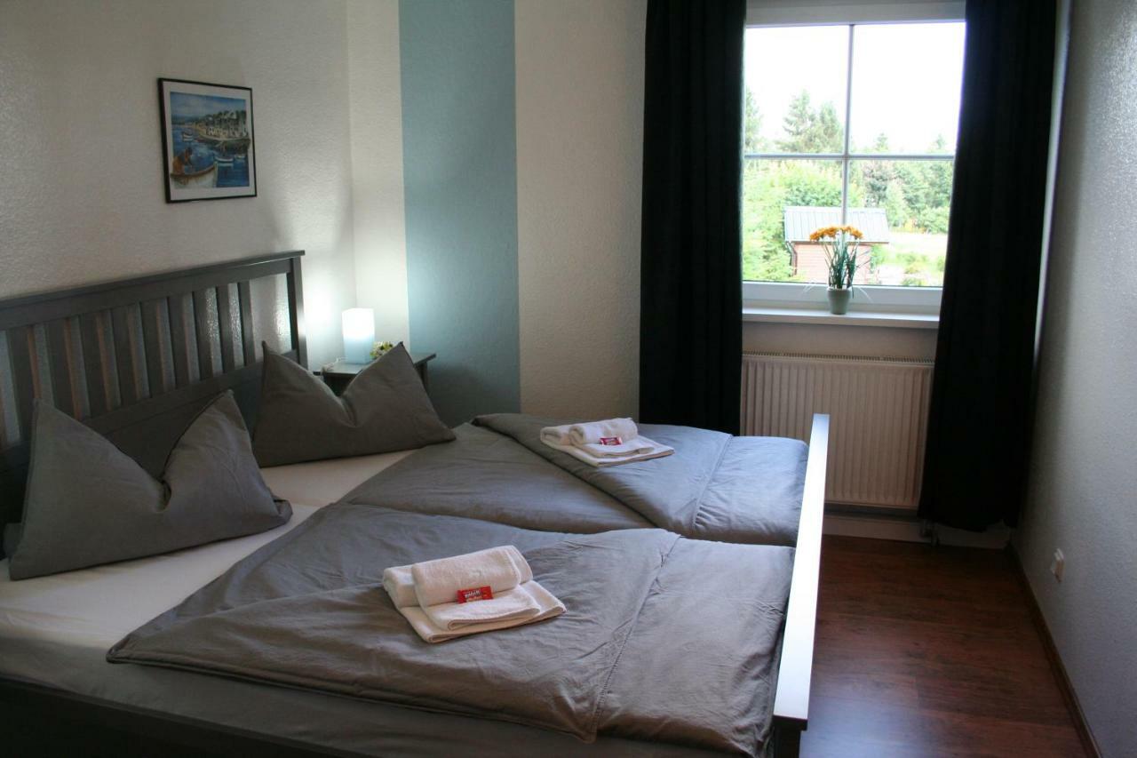 Landhaus Edelweiss Bed&Breakfast - Adults Only ノイシュタット・アム・レンシュタイク エクステリア 写真