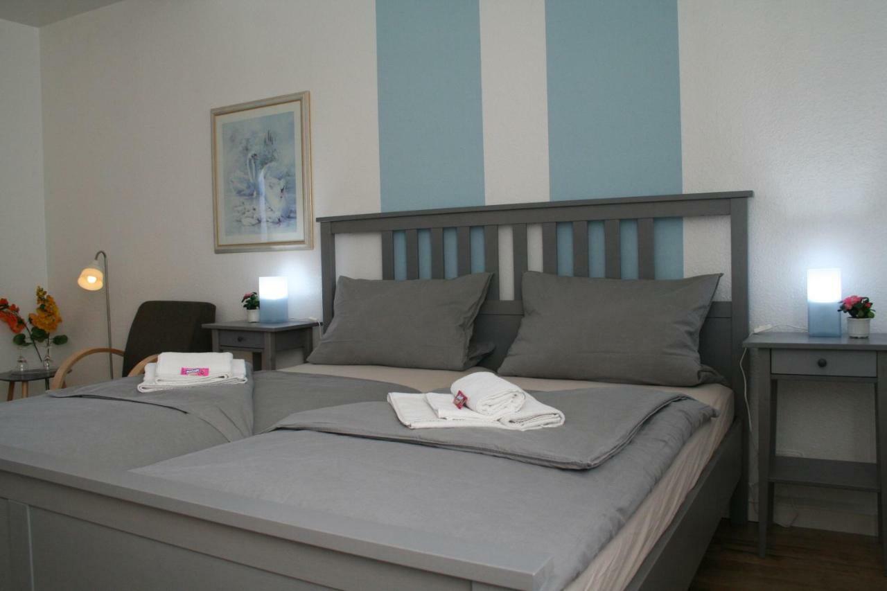 Landhaus Edelweiss Bed&Breakfast - Adults Only ノイシュタット・アム・レンシュタイク エクステリア 写真